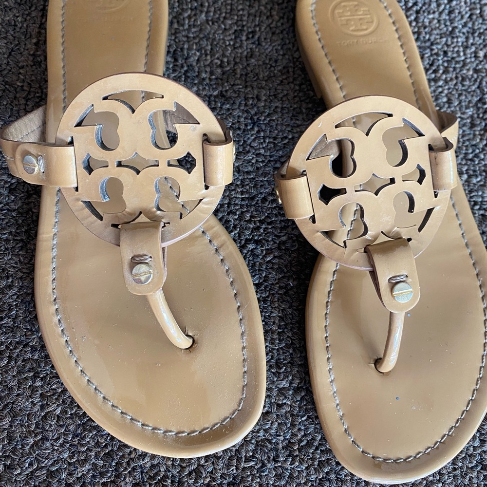 Tory Burch Tan Miller Leather sandal. Size 8